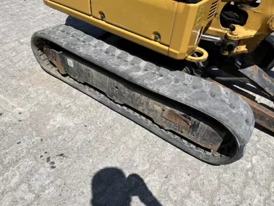 82633
