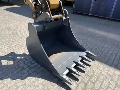 82639