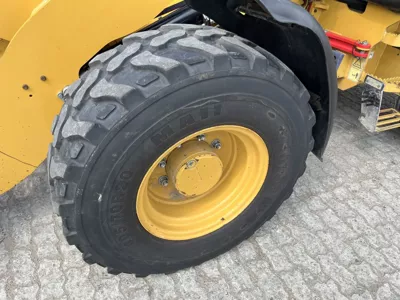 82621