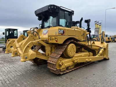 82647